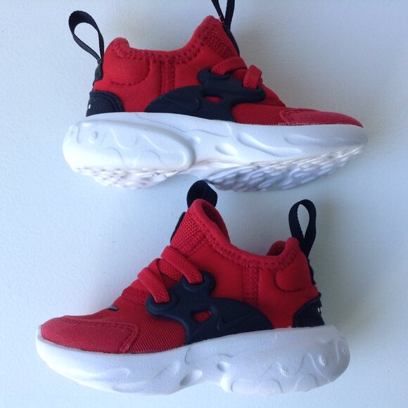 ⭐NIKE TODDLER SLIP-ON SNEAKERS in Red, size 5 - LIKE NEW ⭐ - Picture 4 of 7